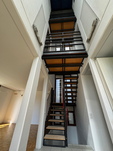 w dettaglio scala 1.jpg